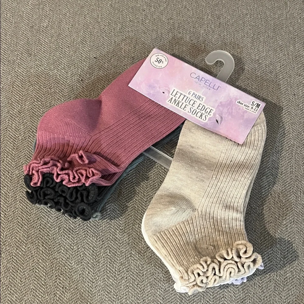 Capelli New York Girls Lettuce Edge Ankle Socks 6 pairs S / M Shoe size 9 - 13